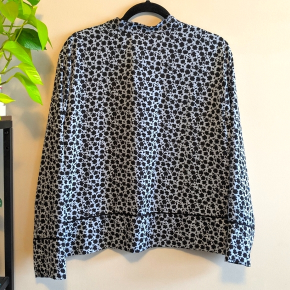 H&M floral patterned blouse - Picture 3 of 3